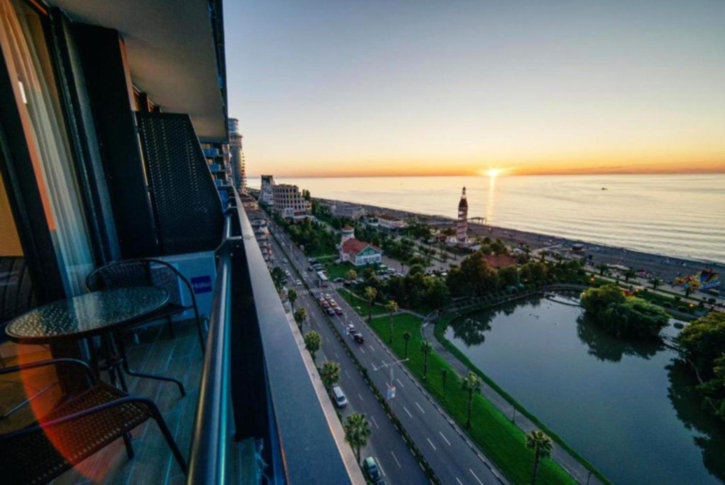 Panorama Black Sea View & Aparthotel Batumi Eksteriør billede